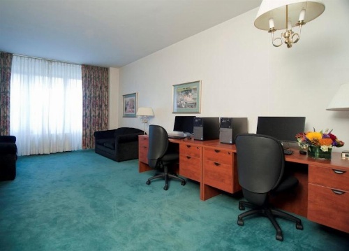 Murray Hill East Suites image 20